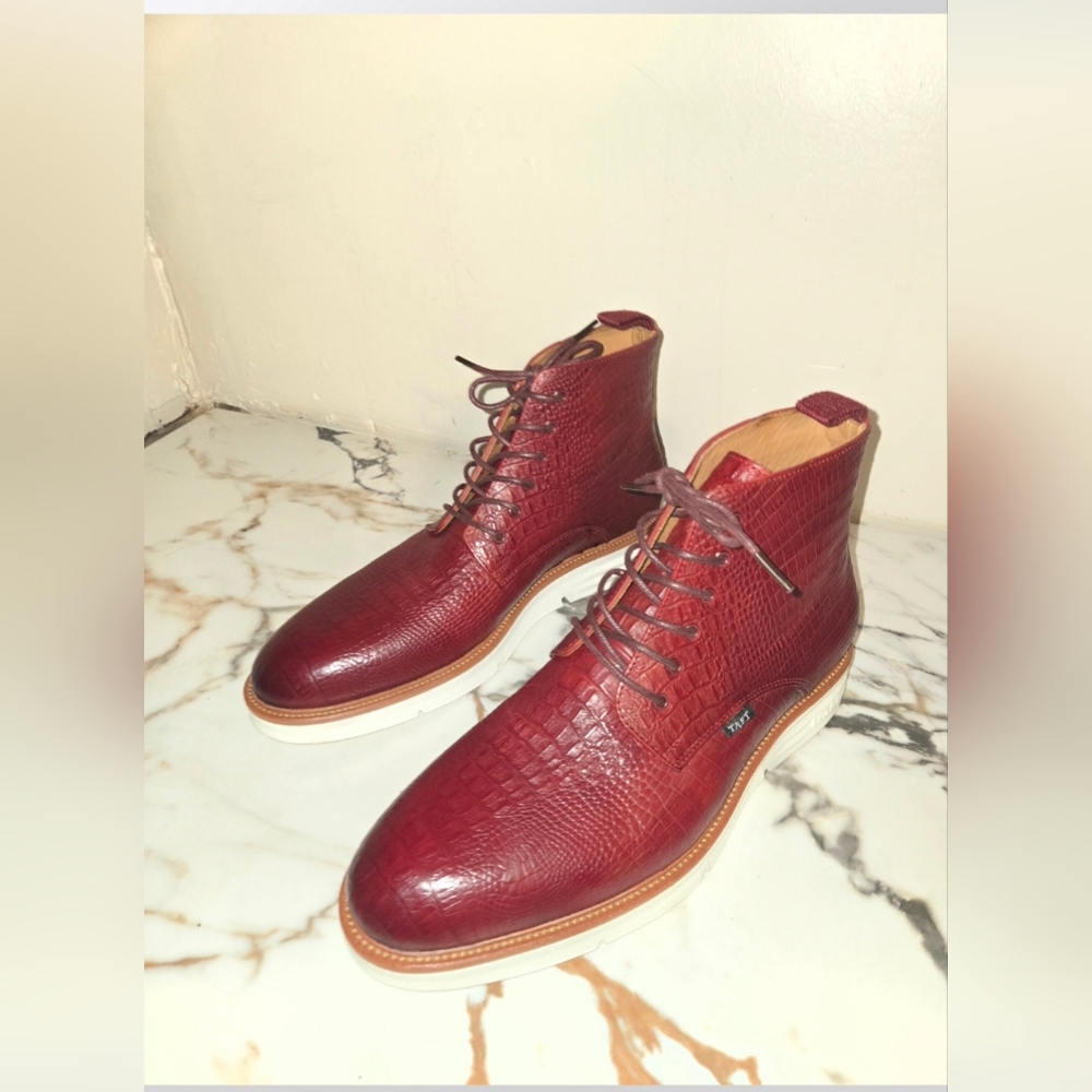 TAFT Mens Ankle Shoes, Size 10 1/2, Rtls. For $345.00 Asking $150.00